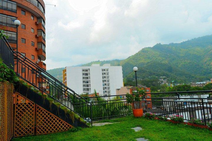 Casa Morales Hotel Internacional Y Centro De Convenciones 이바게 외부 사진 View of the city of Medellín from the Sabaneta Park.