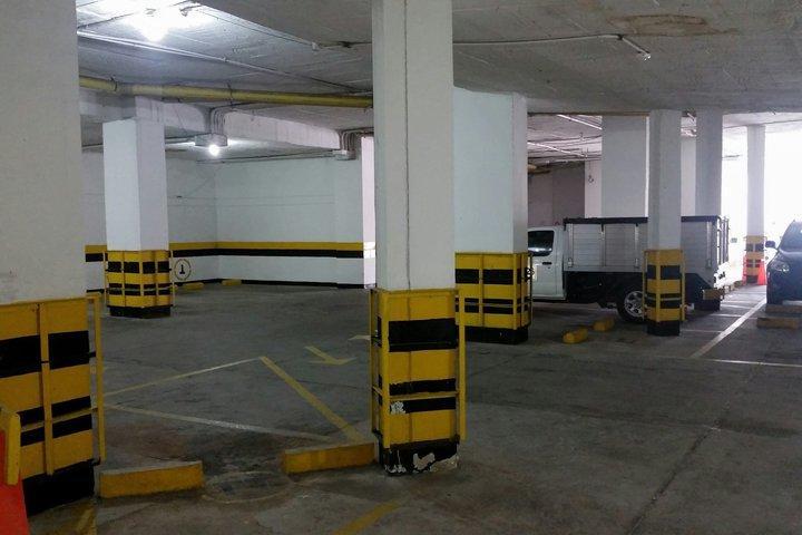 Casa Morales Hotel Internacional Y Centro De Convenciones 이바게 외부 사진 The car park at the station