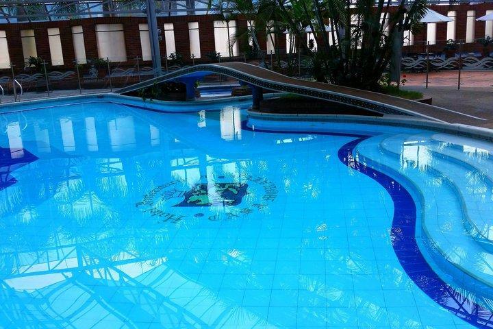 Casa Morales Hotel Internacional Y Centro De Convenciones 이바게 외부 사진 Swimming pool at the hotel
