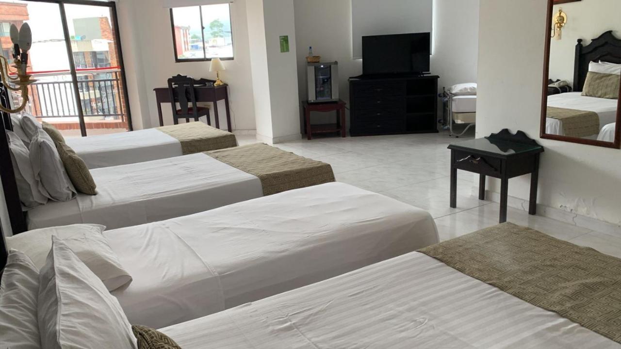 Casa Morales Hotel Internacional Y Centro De Convenciones 이바게 외부 사진