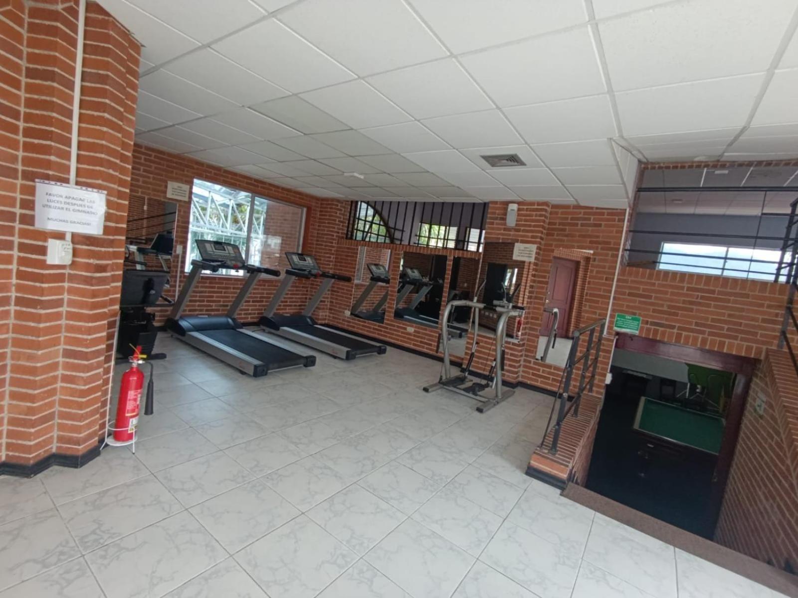 Casa Morales Hotel Internacional Y Centro De Convenciones 이바게 외부 사진 The gym at the University of the South Pacific